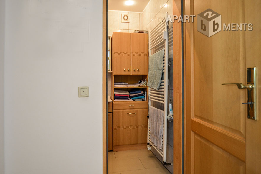 Möblierte 2,5 Zimmer Wohnung in Köln-Bilderstöckchen mit 2 Balkonen
