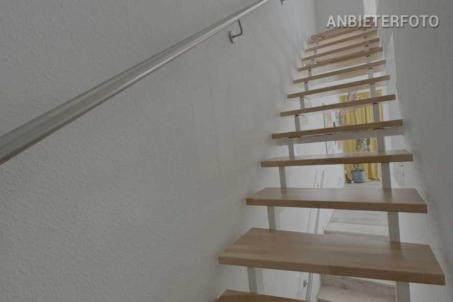 Möbliertes Reihenhaus mit Garten und Fitnessraum in Lohmar-Scheiderhöhe