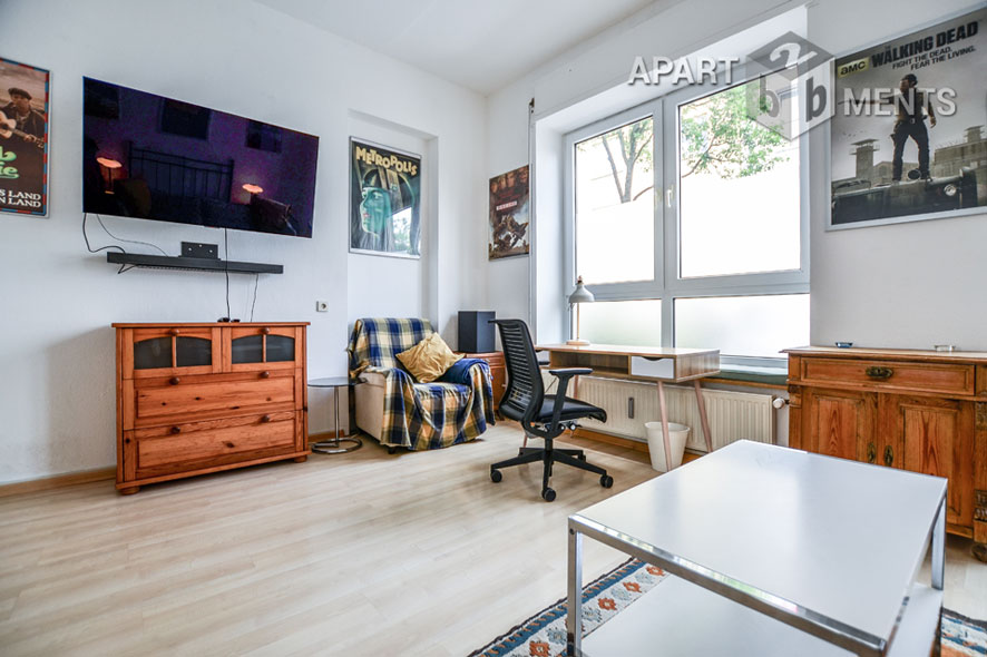 Möblierte und ruhige Studio-Altbauwohnung in Köln-Neuehrenfeld