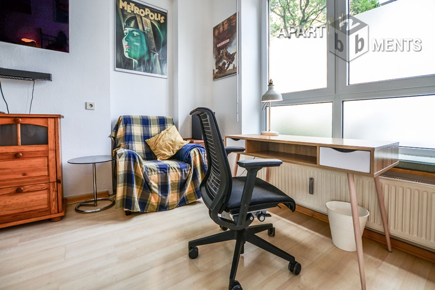 Möblierte und ruhige Studio-Altbauwohnung in Köln-Neuehrenfeld