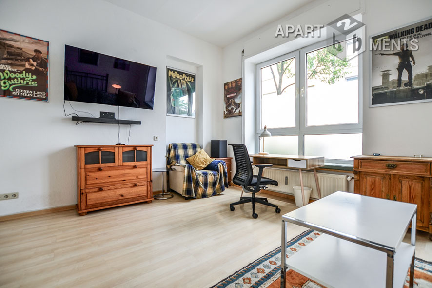 Möblierte und ruhige Studio-Altbauwohnung in Köln-Neuehrenfeld
