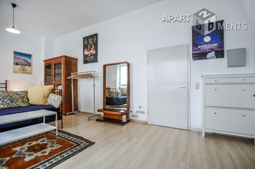 Möblierte und ruhige Studio-Altbauwohnung in Köln-Neuehrenfeld