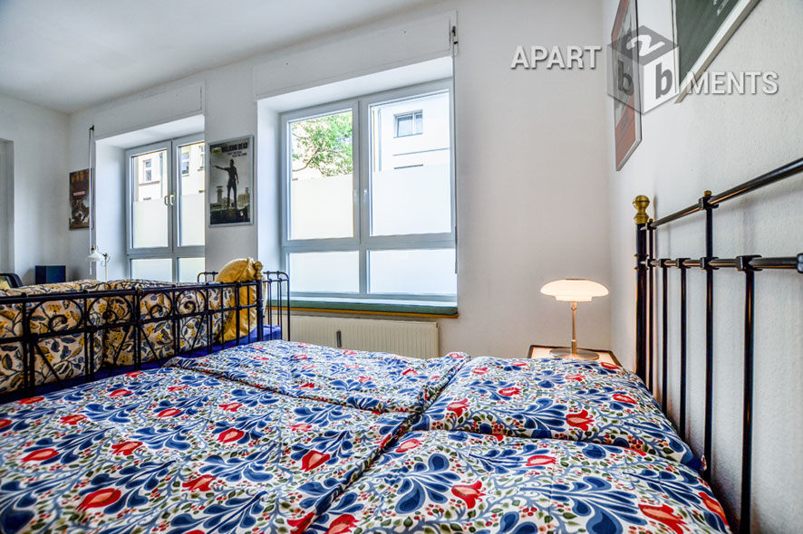 Möblierte und ruhige Studio-Altbauwohnung in Köln-Neuehrenfeld