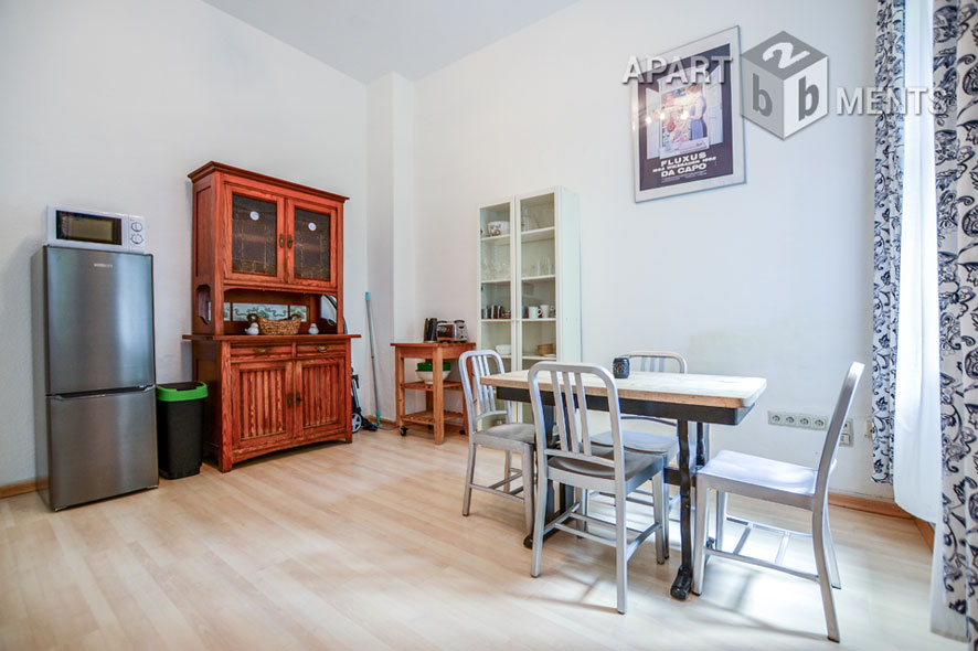 Möblierte und ruhige Studio-Altbauwohnung in Köln-Neuehrenfeld