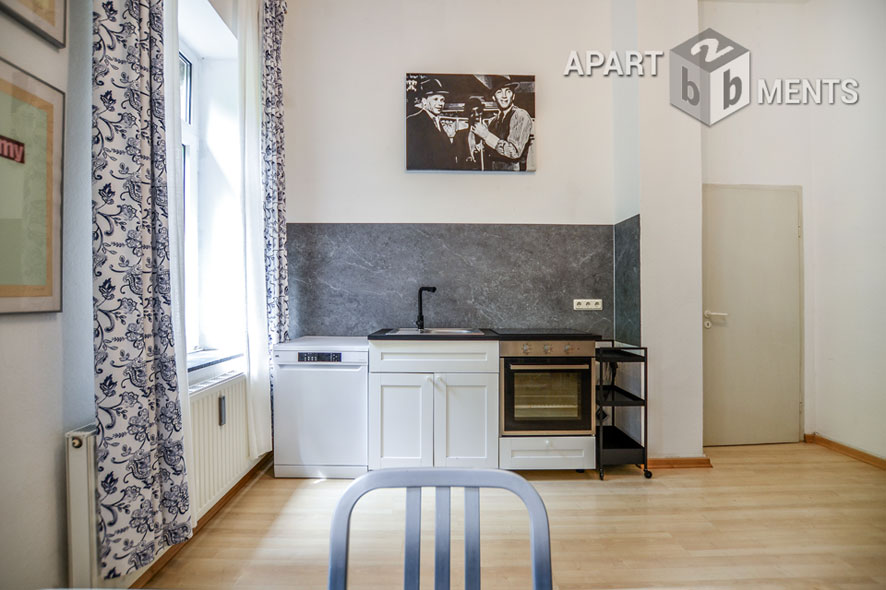 Möblierte und ruhige Studio-Altbauwohnung in Köln-Neuehrenfeld