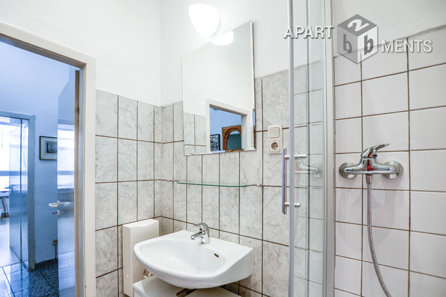 Möblierte und ruhige Studio-Altbauwohnung in Köln-Neuehrenfeld