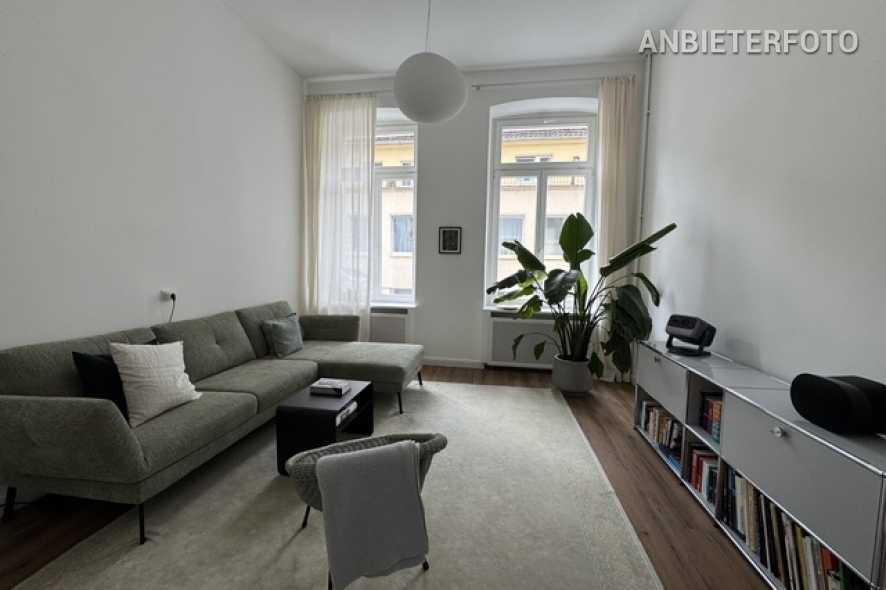 Modern möblierte 2-Zimmer-Wohnung mit Wintergarten in Köln Altstadt-Nord