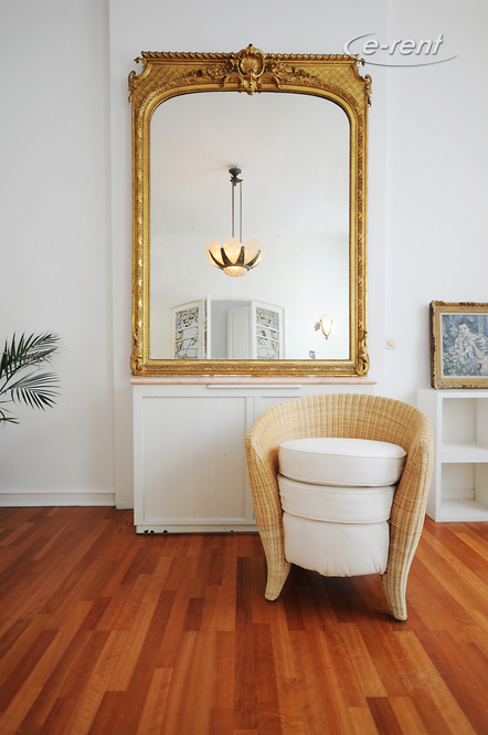 Elegant möblierte und geräumige Altbauwohnung in Düsseldorf-Derendorf