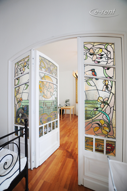 Elegant möblierte und geräumige Altbauwohnung in Düsseldorf-Derendorf