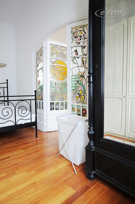 Elegant möblierte und geräumige Altbauwohnung in Düsseldorf-Derendorf