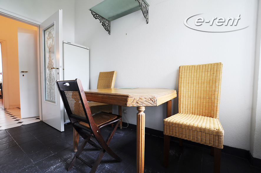 Elegant möblierte und geräumige Altbauwohnung in Düsseldorf-Derendorf