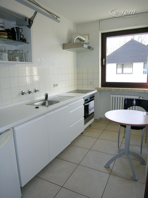 Zeitlos möblierte Wohnung am Yachthafen in Neuss-Gnadental