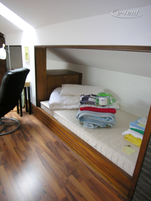 Modernly furnished and centrally located apartment in Düsseldorf-Stadtmitte