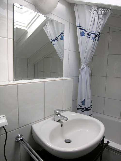 Modernly furnished and centrally located apartment in Düsseldorf-Stadtmitte