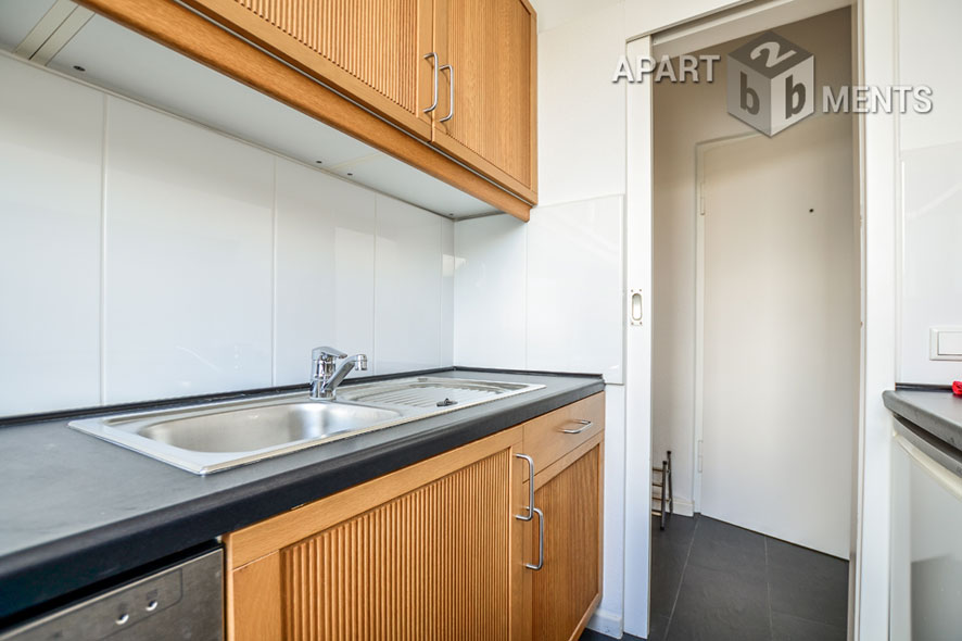 Modernly furnished and centrally located apartment in Düsseldorf-Stadtmitte