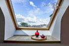 High-quality furnished and centrally located maisonette in Düsseldorf-Oberkassel