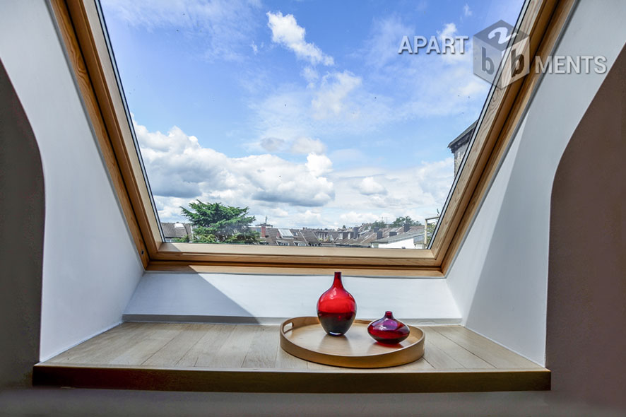 High-quality furnished and centrally located maisonette in Düsseldorf-Oberkassel