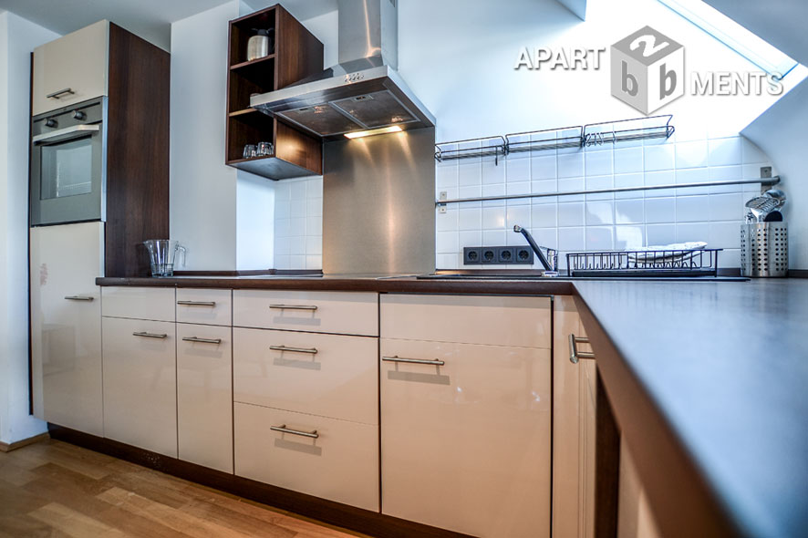 High-quality furnished and centrally located maisonette in Düsseldorf-Oberkassel