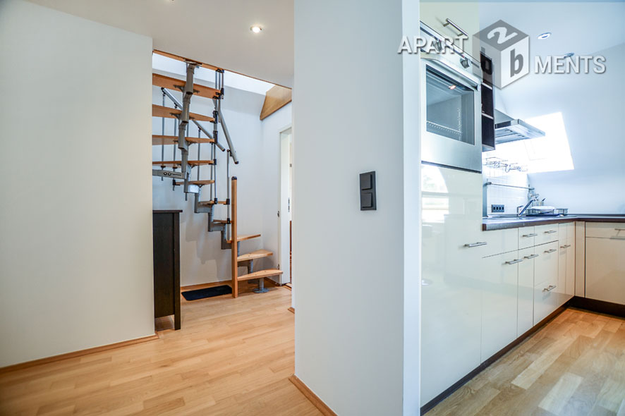 High-quality furnished and centrally located maisonette in Düsseldorf-Oberkassel