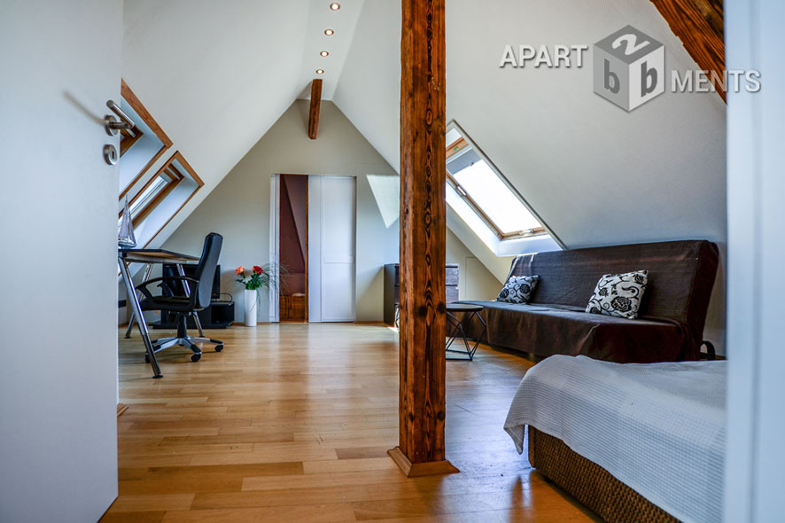 High-quality furnished and centrally located maisonette in Düsseldorf-Oberkassel