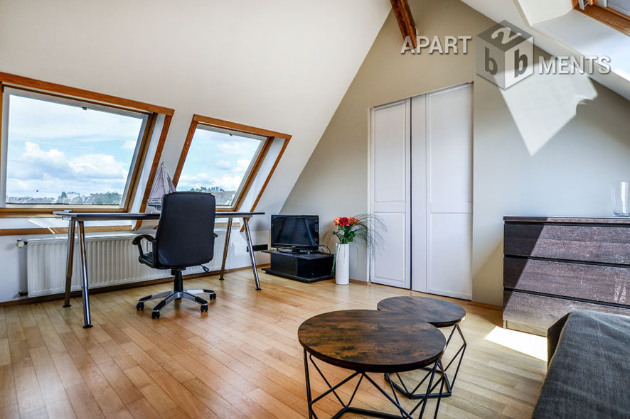 High-quality furnished and centrally located maisonette in Düsseldorf-Oberkassel