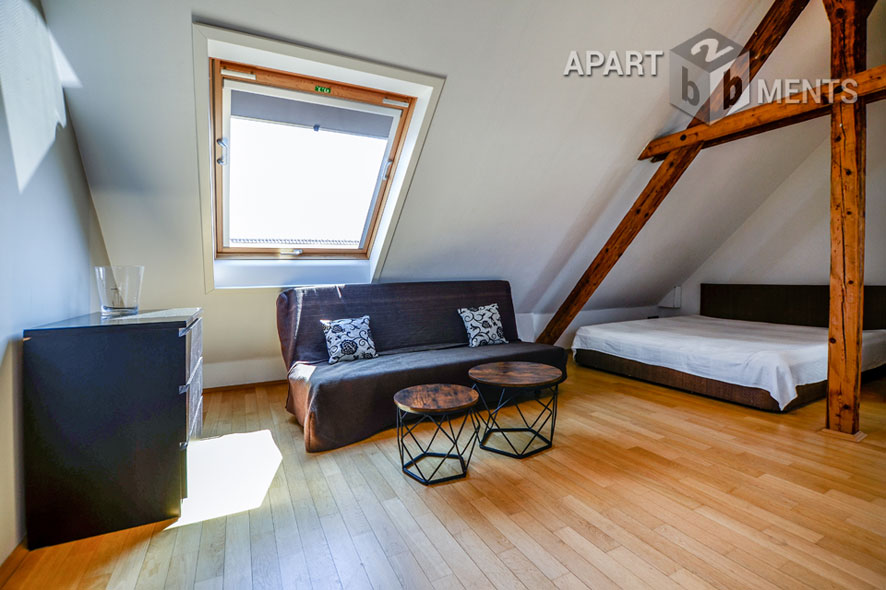High-quality furnished and centrally located maisonette in Düsseldorf-Oberkassel