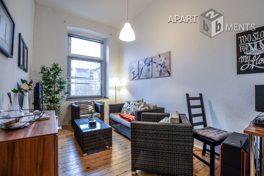 Modern möblierte Wohnung mit hohen Decken in Düsseldorf-Unterbilk