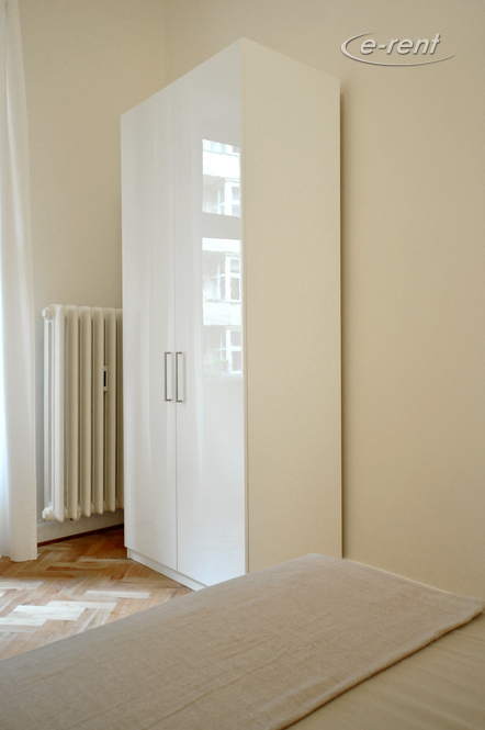 Modern möblierte und ruhig gelegene Wohnung in Düsseldorf-Unterbilk