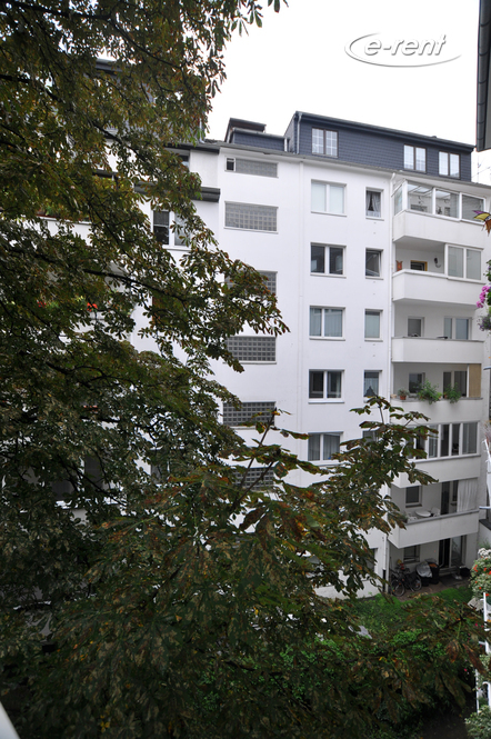 Hochwertig möblierte und zentral gelegene Wohnung in Düsseldorf-Pempelfort