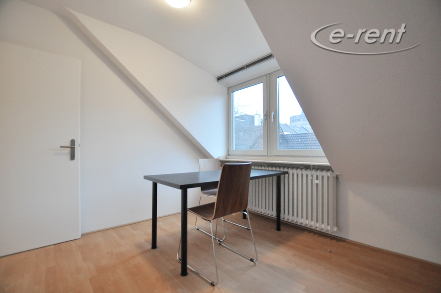 Modern möblierte Wohnung in sehr attraktiver und zentraler Wohnlage in Düsseldorf-Carlstadt