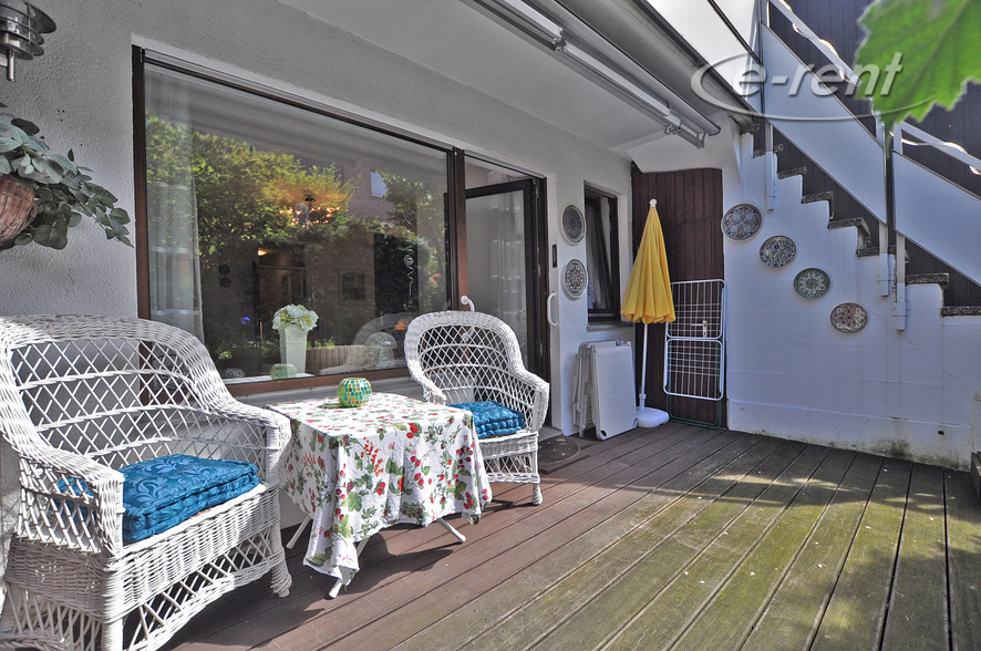 Modern möblierte und verkehrsgünstige Wohnung mit Terrasse in Monheim-Baumberg