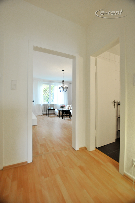 Moderne möblierte und zentral gelegene Wohnung mit Balkon in Düsseldorf-Pempelfort