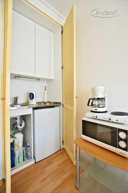 Modern möbliertes Apartment in zentraler Lage in Düsseldorf-Unterbilk