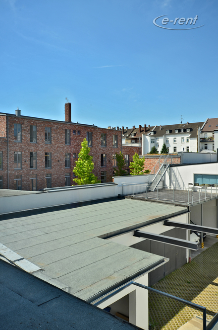 Großzügige und modern möblierte Wohnung in zentraler Lage in Düsseldorf-Friedrichstadt