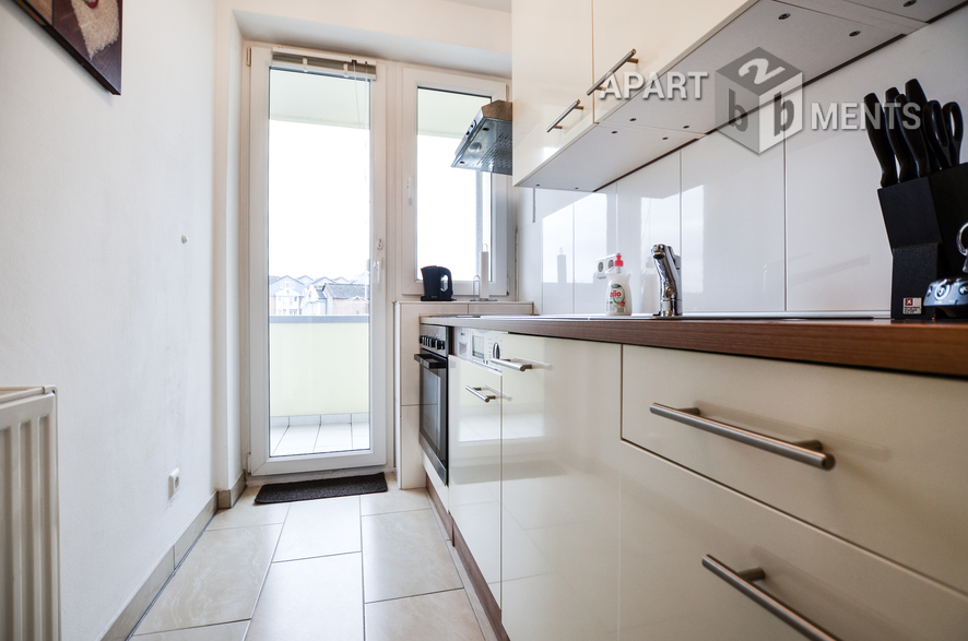 Modernly furnished and centrally located apartment with balcony in Düsseldorf-Oberbilk