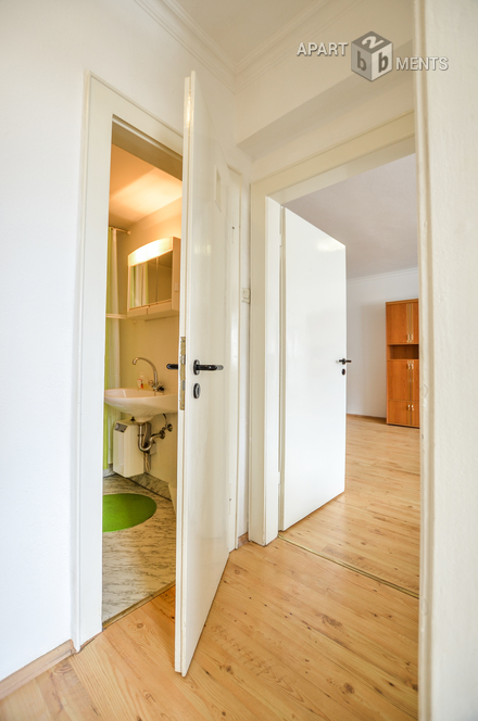 Gepflegt möblierte und zentral gelegene Wohnung in Düsseldorf-Stadtmitte