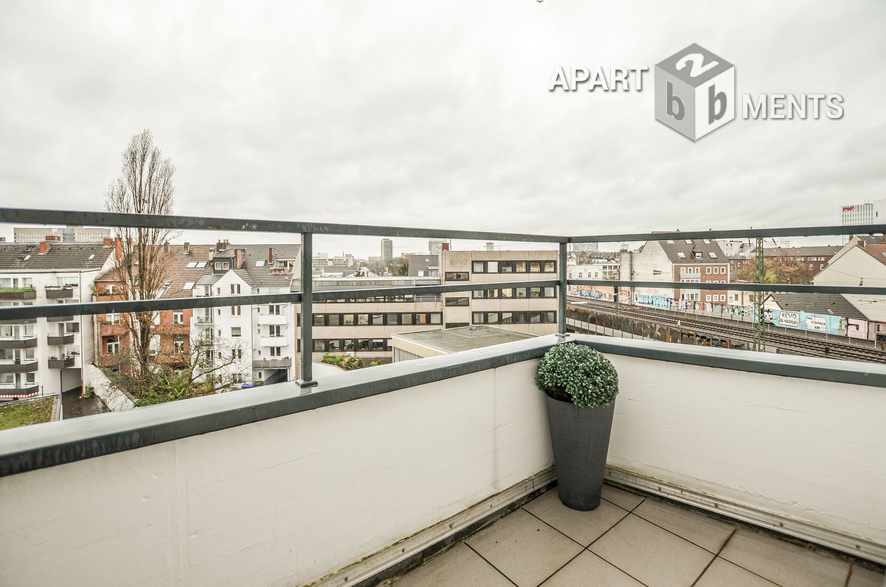 Modern möblierte Wohnung mit 2 Balkonen in Düsseldorf-Bilk
