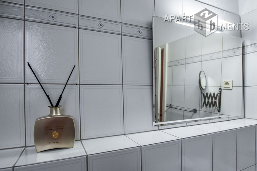 Möblierte und lichtdurchflutete Maisonettewohnung im Süden von Hilden