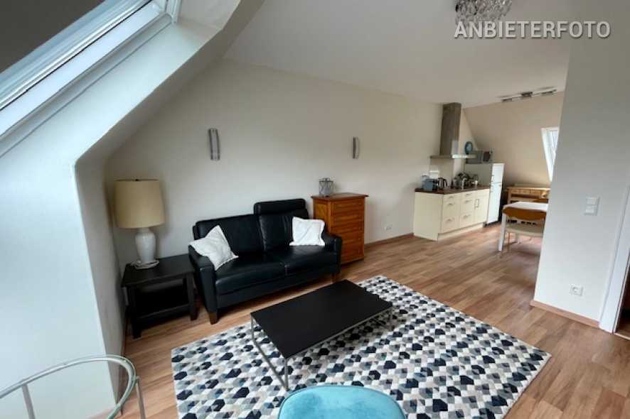 Möbliertes und helles Dachgeschossapartment in Düsseldorf-Düsseltal