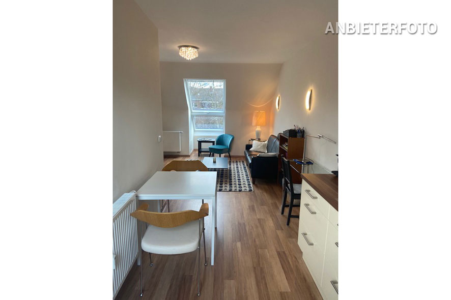 Möbliertes und helles Dachgeschossapartment in Düsseldorf-Düsseltal