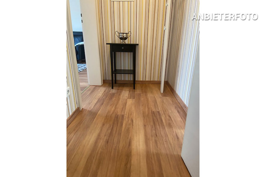 Möbliertes und helles Dachgeschossapartment in Düsseldorf-Düsseltal