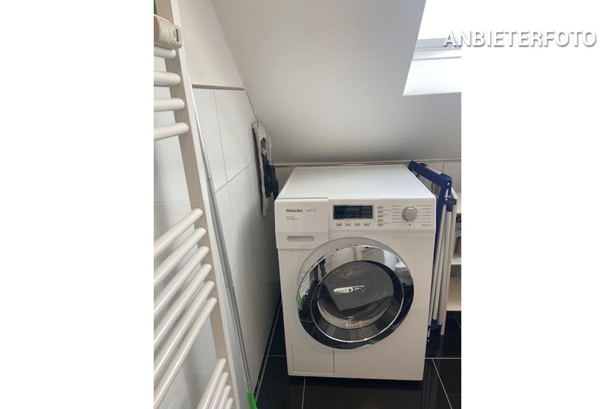 Möbliertes und helles Dachgeschossapartment in Düsseldorf-Düsseltal