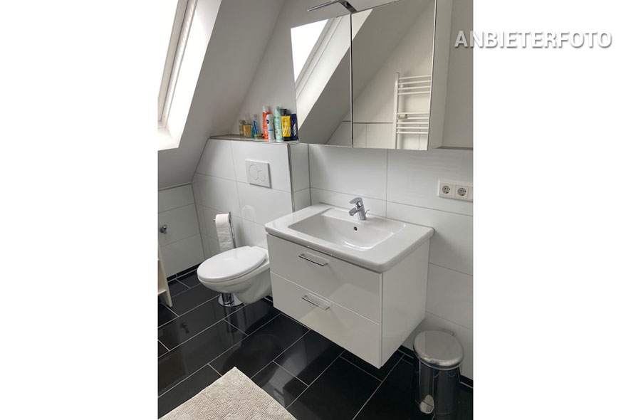 Möbliertes und helles Dachgeschossapartment in Düsseldorf-Düsseltal