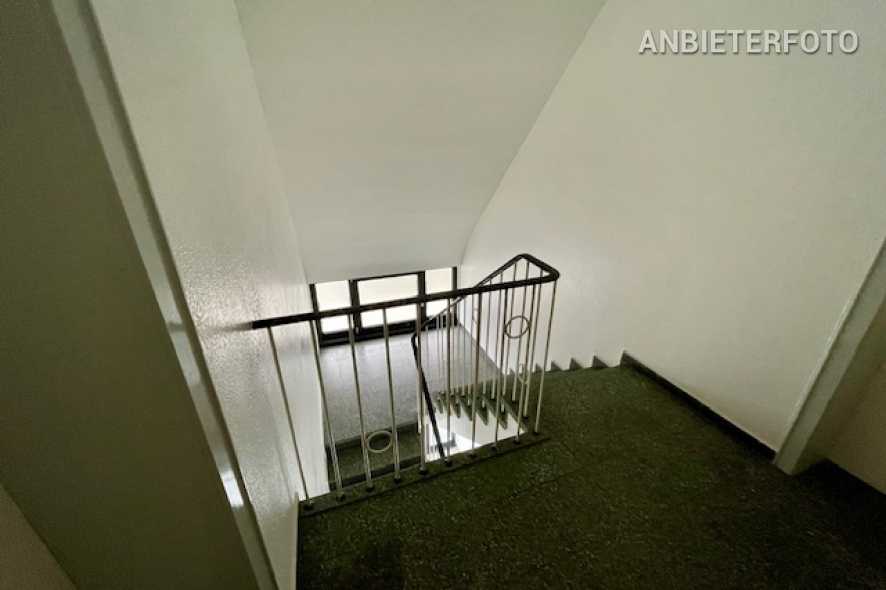 Möbliertes und helles Dachgeschossapartment in Düsseldorf-Düsseltal