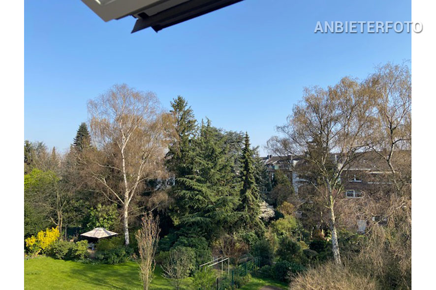 Möbliertes und helles Dachgeschossapartment in Düsseldorf-Düsseltal