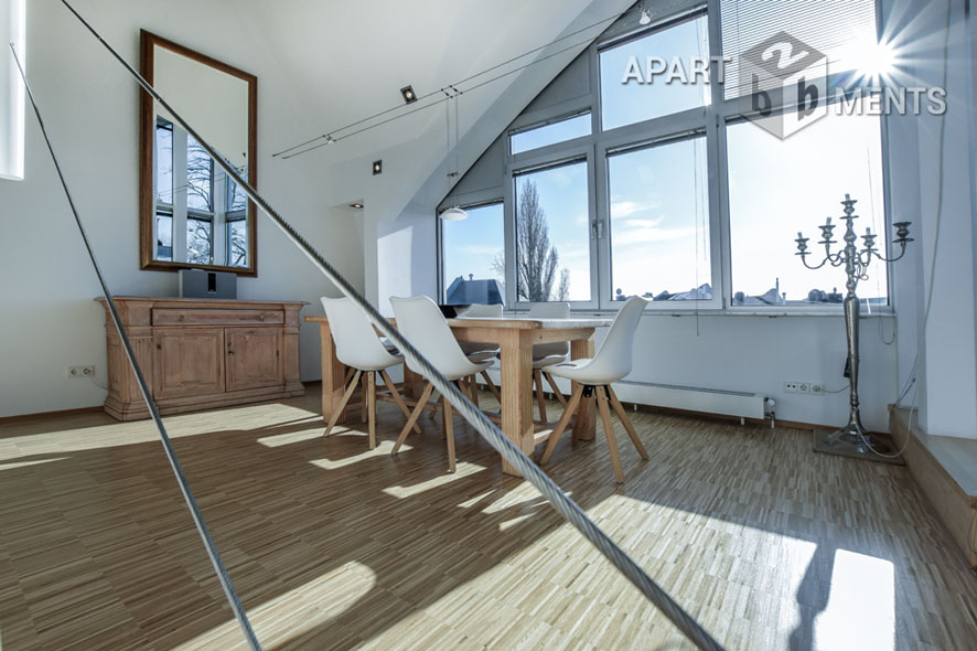 Möblierte und exklusive Penthousewohnung im Maisonettestil in Düsseldorf-Oberkassel