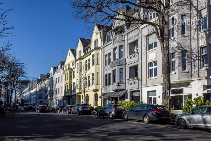 Möblierte und exklusive Penthousewohnung im Maisonettestil in Düsseldorf-Oberkassel
