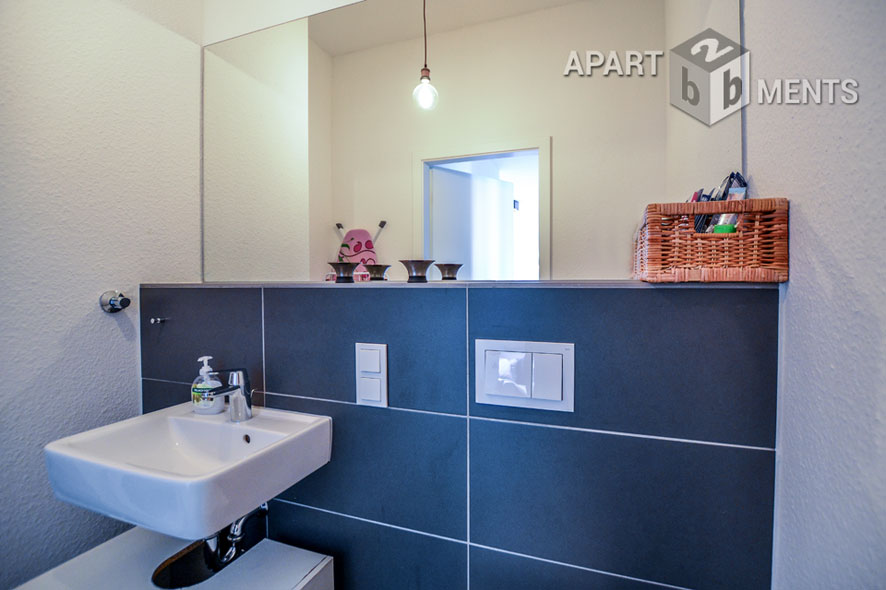 Möblierte Wohnung mit Dachterrasse in Düsseldorf-Pempelfort