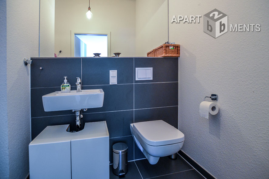 Möblierte Wohnung mit Dachterrasse in Düsseldorf-Pempelfort