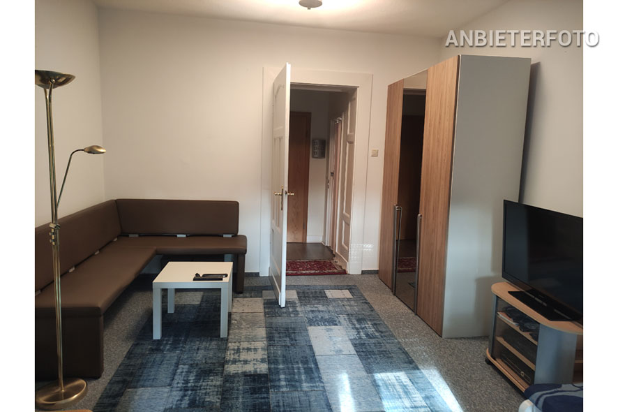 Möblierte und geräumige Wohnung mit Balkon in Düsseldorf-Eller